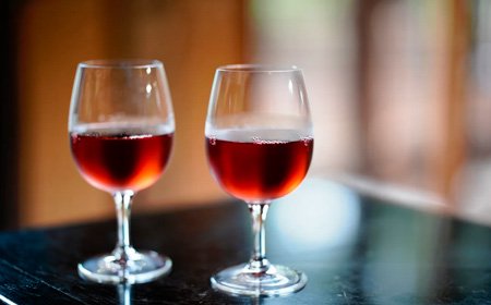Два бокала вина